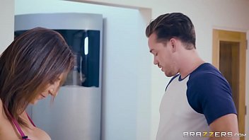 Грудастая дама как бешенная скачет на члене бывшего любовника